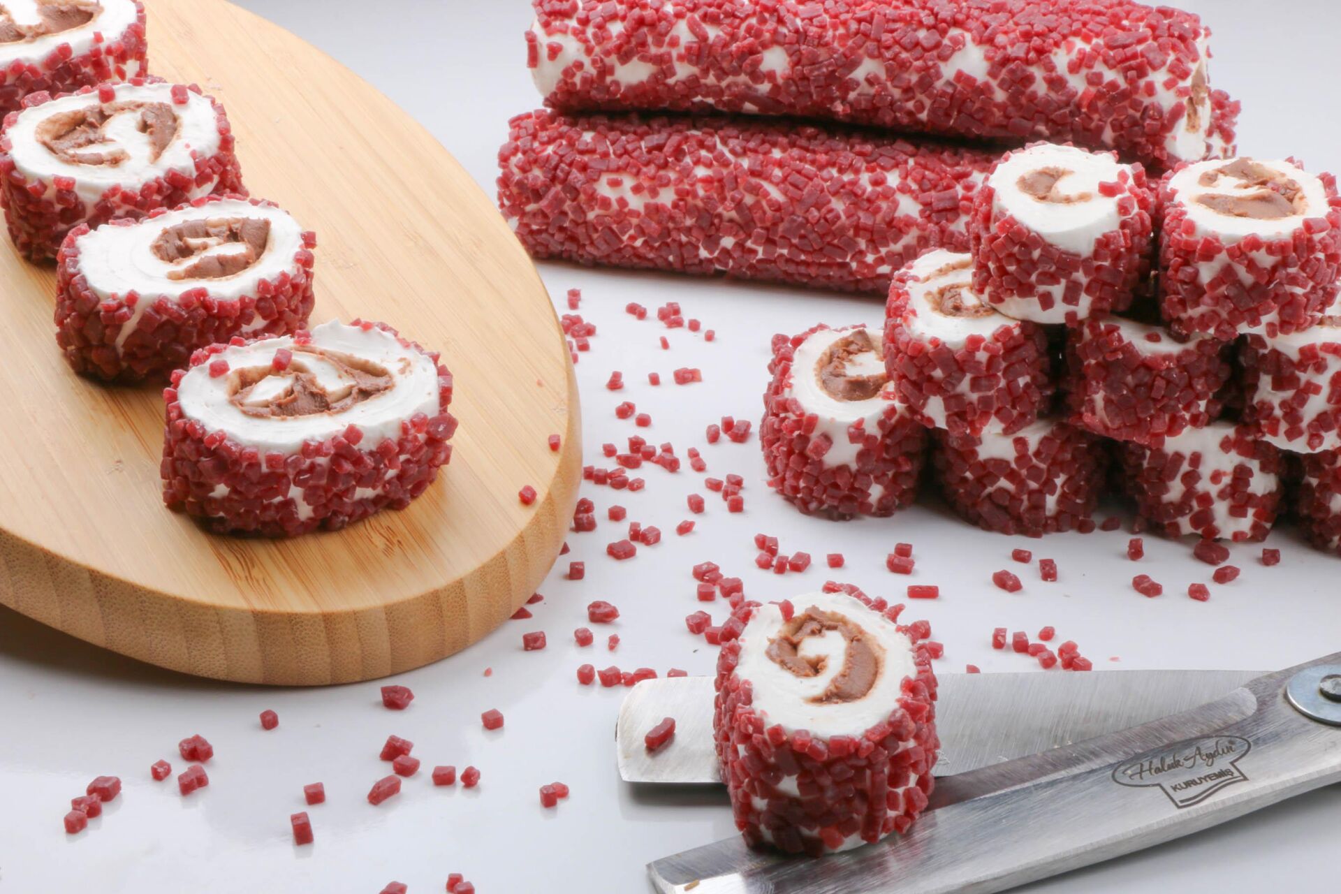 Haluk Aydın Kuruyemiş Sultan Çikolatalı Vişne Parçacıklı Lokum 700G