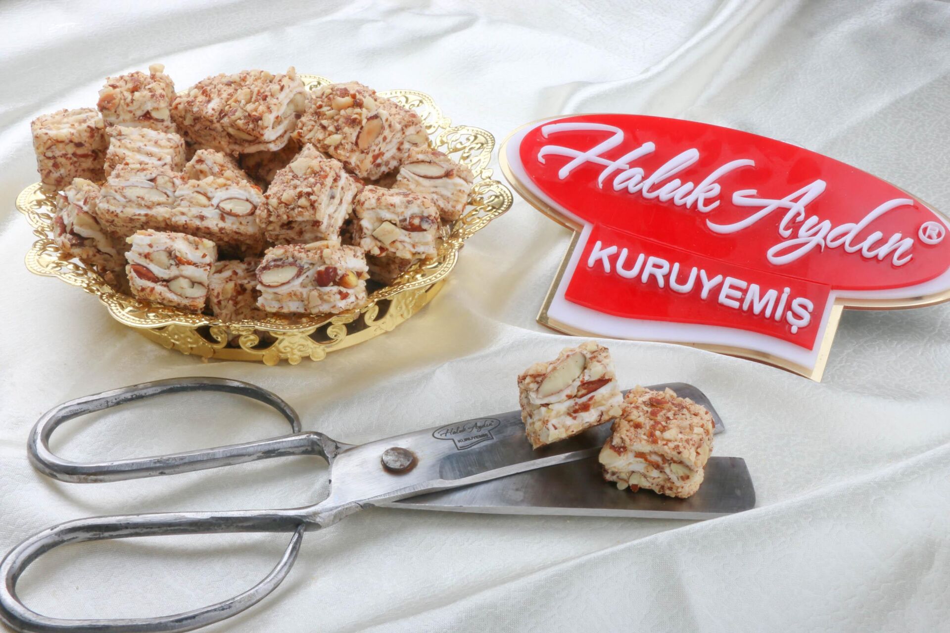 Haluk Aydın Kuruyemiş Baklava Fındık Kremalı Badem Kaplı 735 G