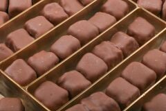 Haluk Aydın Nuts Chocolate Covered Turkish Delight with Pistachios 480 Gr